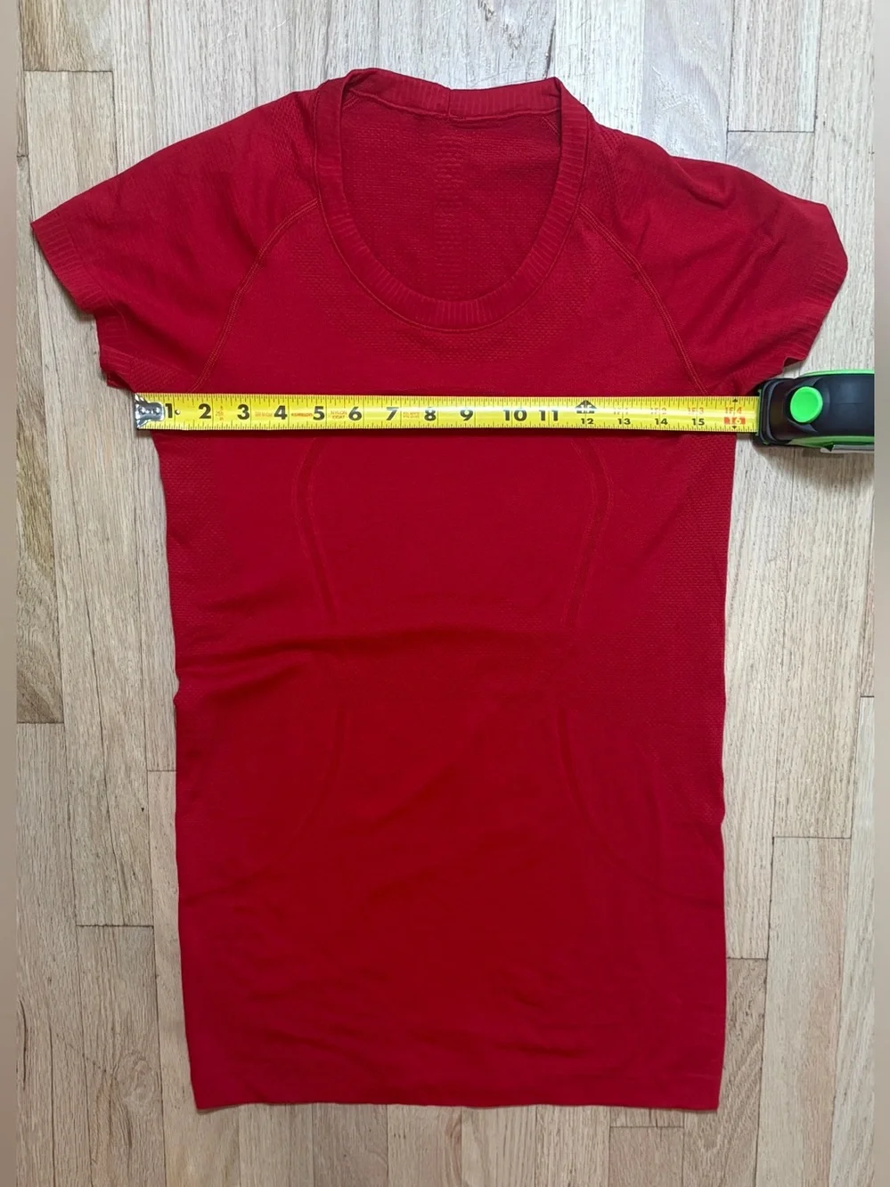 Lululemon Swiftly Tech Short Sleeve Crew Red Seamless Running Workout Top Size 8 - Picture 7 of 8
